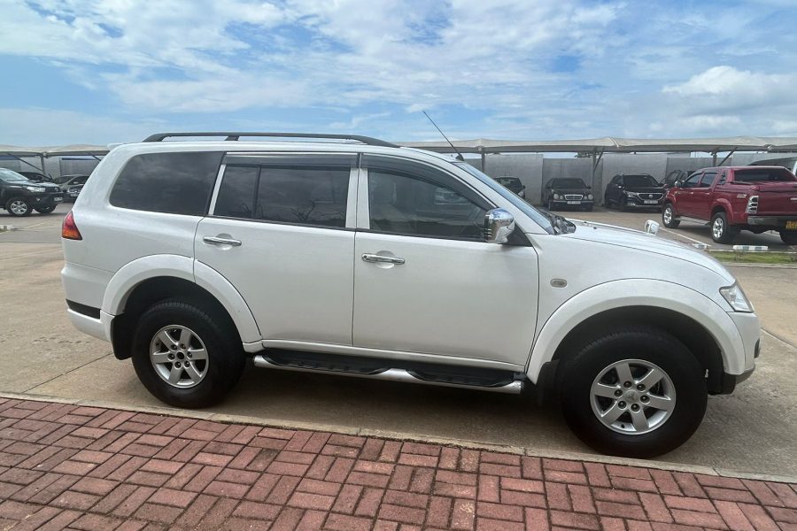 Montero Sport 7 Seater